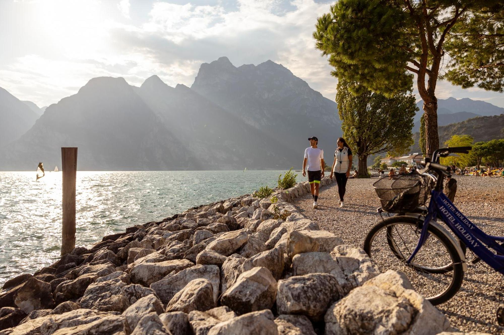 Hotel Holiday Sport&Relax Torbole Sul Garda Exterior foto